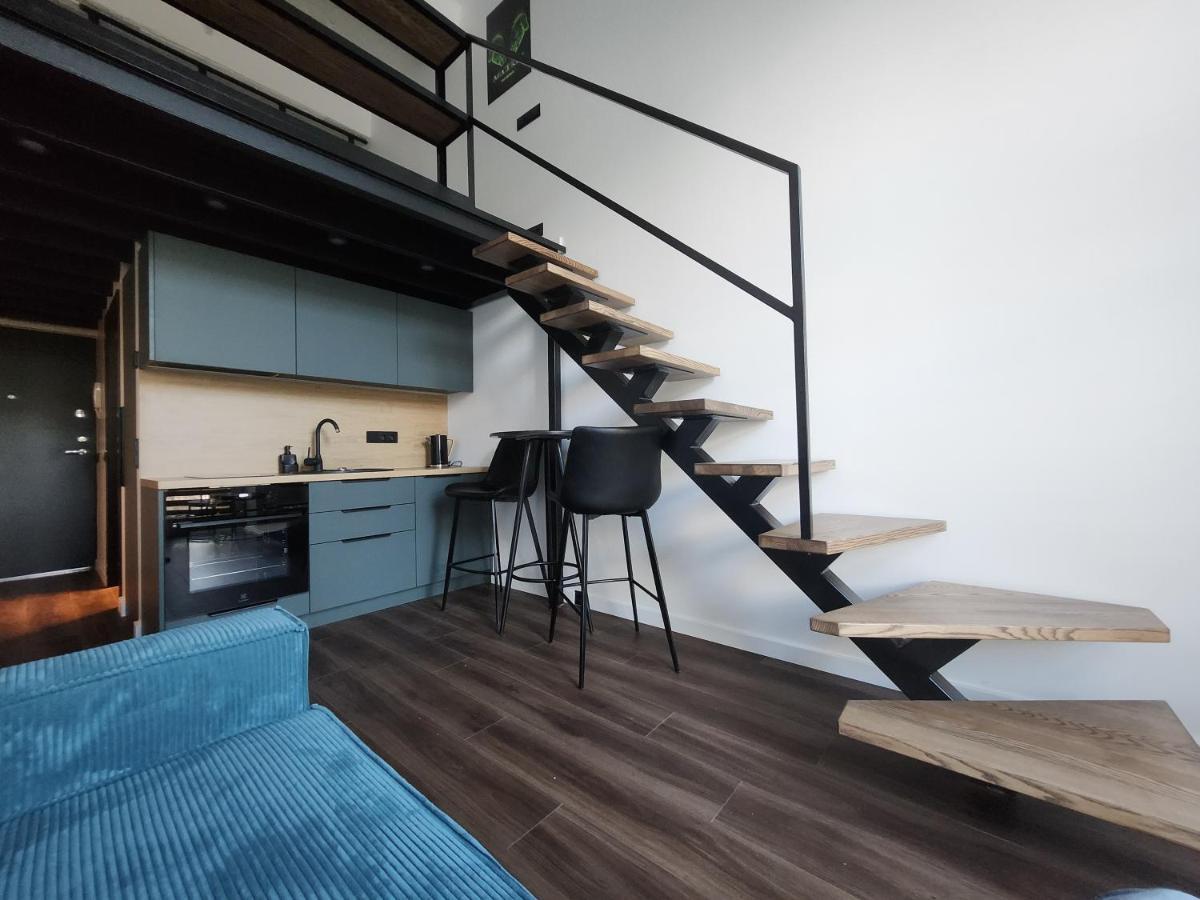 Butas Radio Loft-468